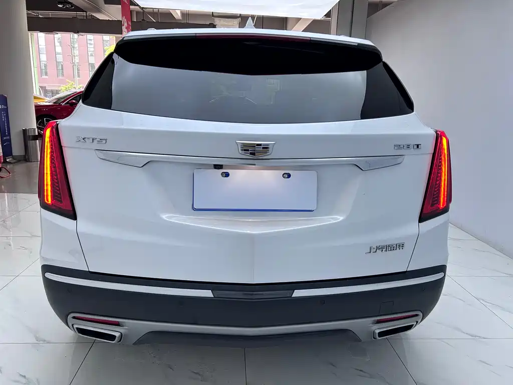 Cadillac XT5 2021 — фото 6