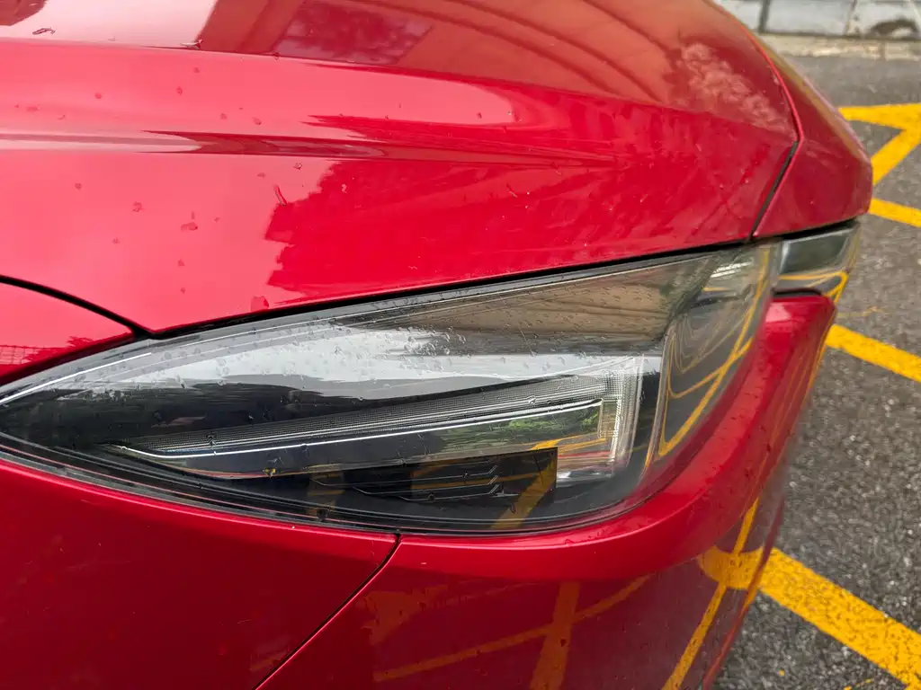 Mazda 3 Axela 2019 — фото 10