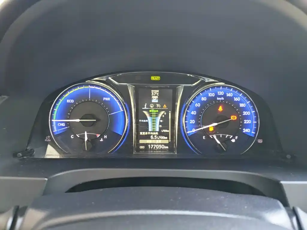 Toyota Camry 2015 — фото 12
