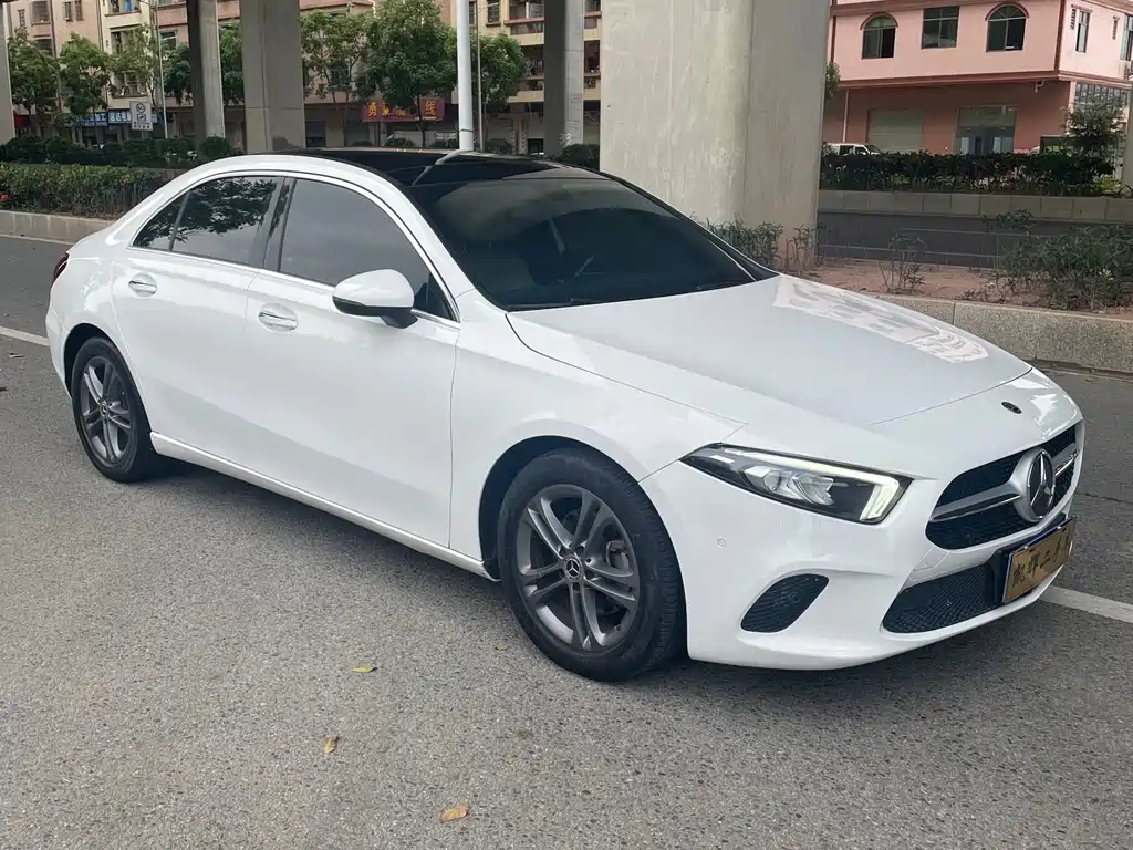 Mercedes-Benz A-Class 2019 — фото 3
