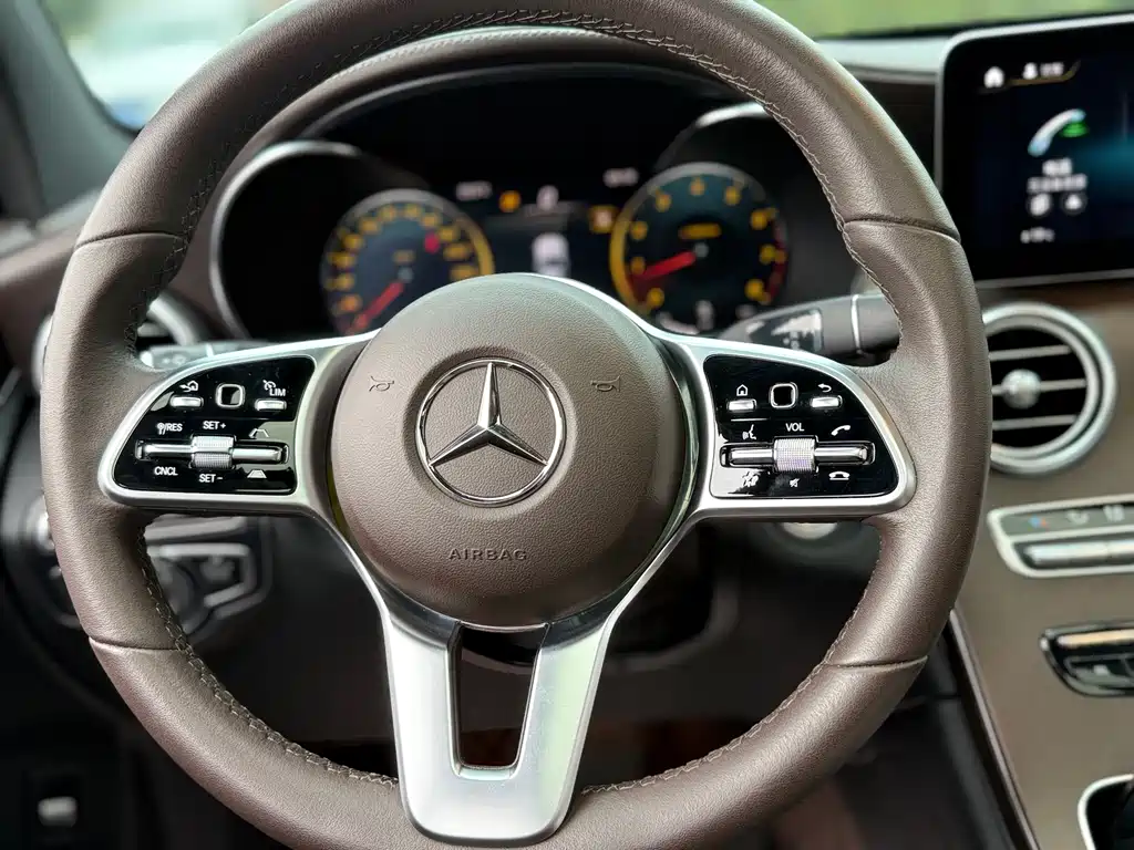 Mercedes-Benz GLC 2023 — фото 18