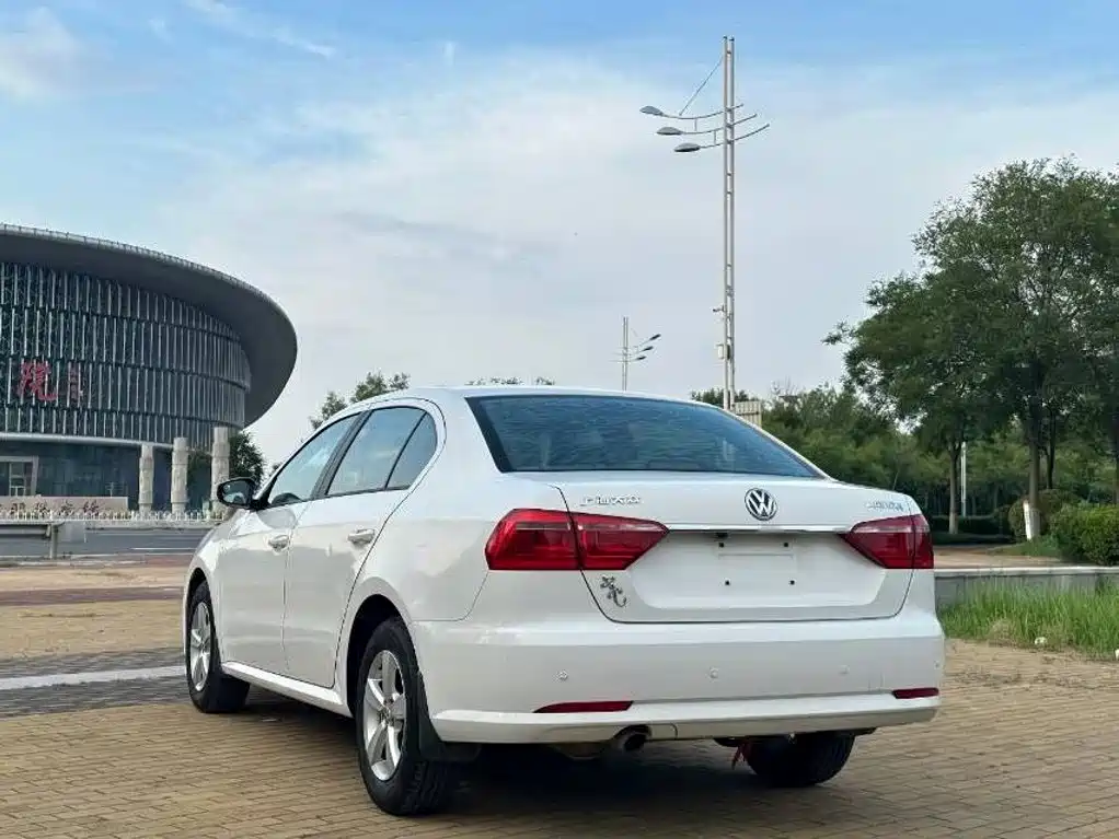 Volkswagen Lavida 2015 — фото 6