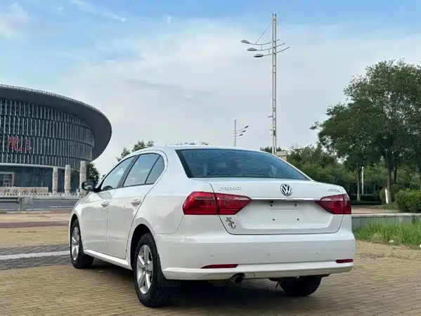 Volkswagen Lavida 2015