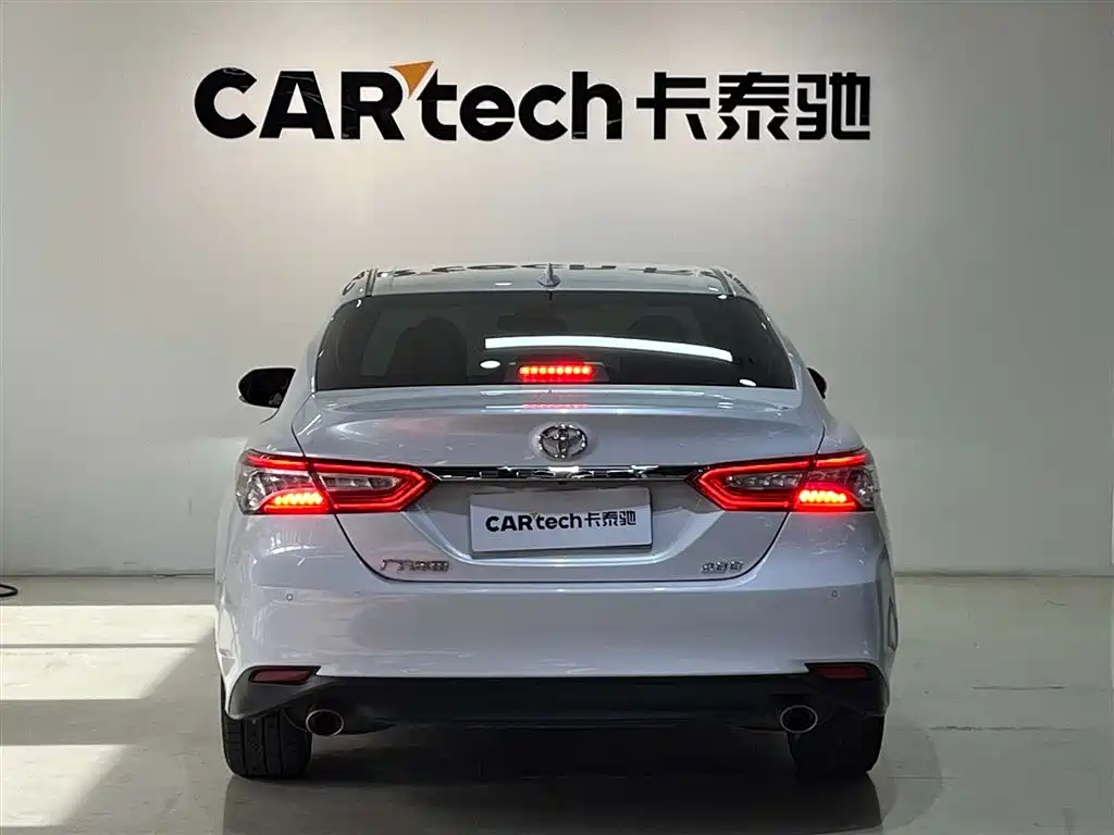 Toyota Camry 2021 — фото 5