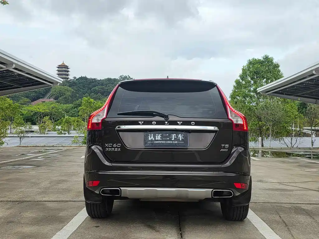 Volvo XC60 2017 — фото 17