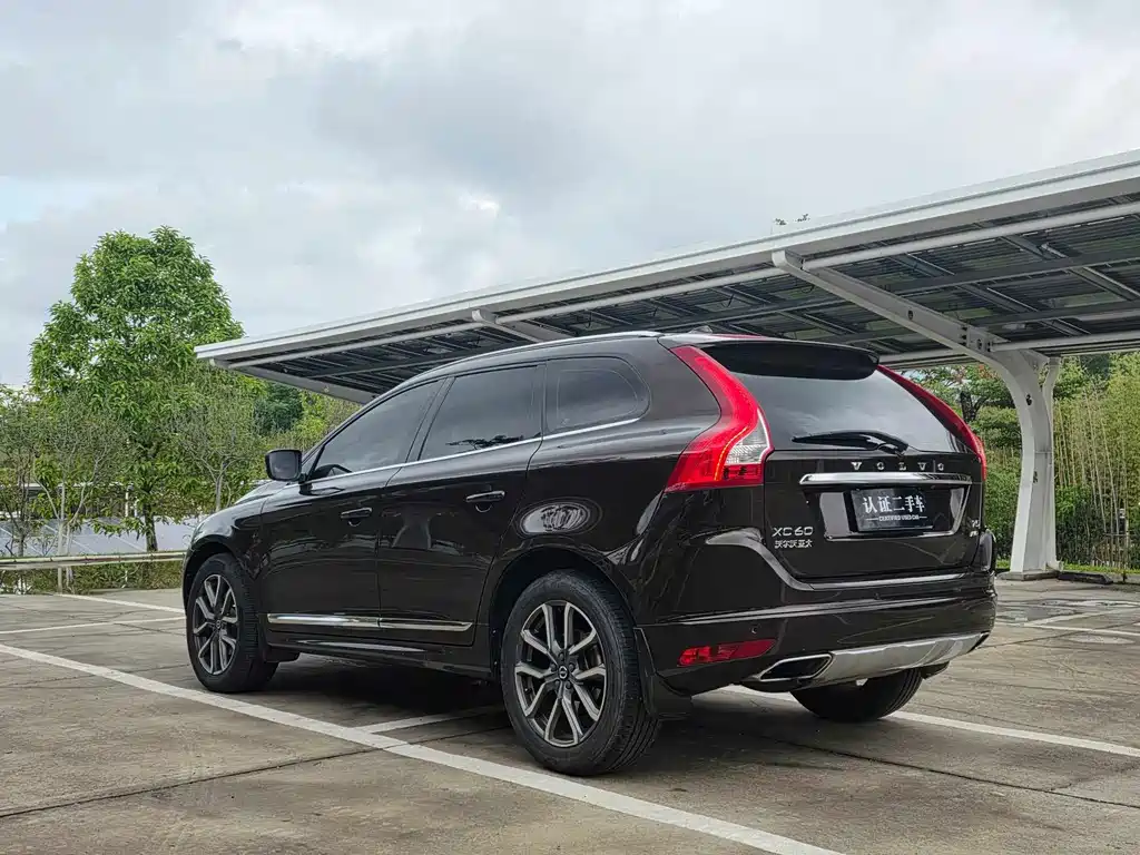 Volvo XC60 2017 — фото 18