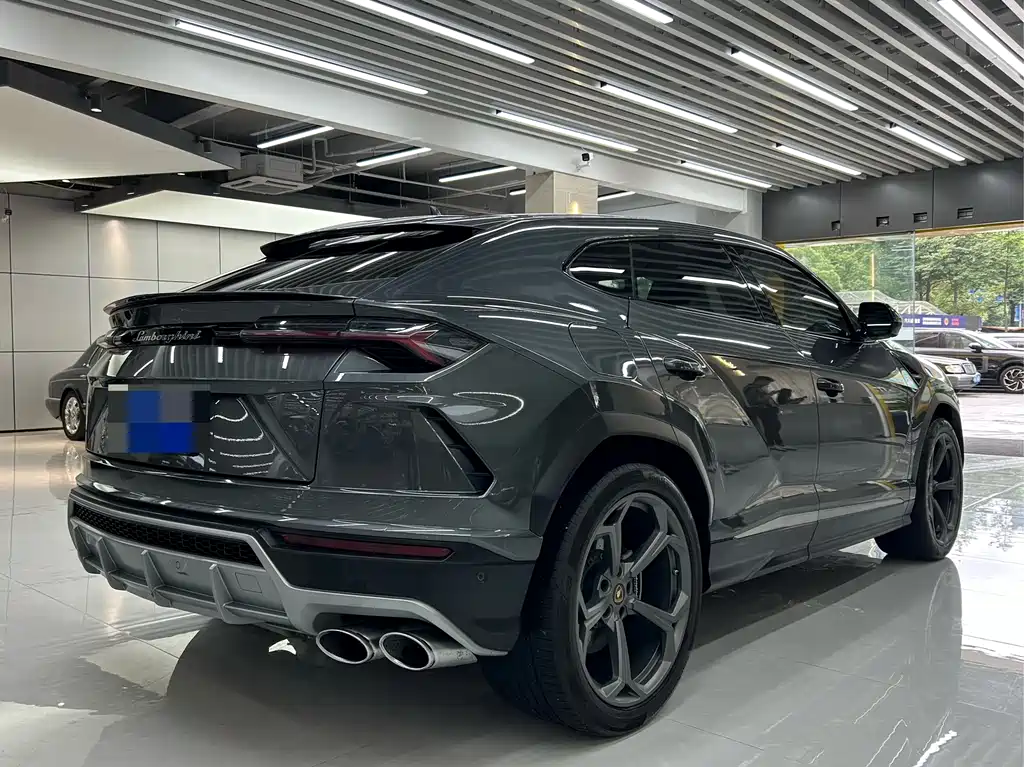 Lamborghini Urus 2019 — фото 10