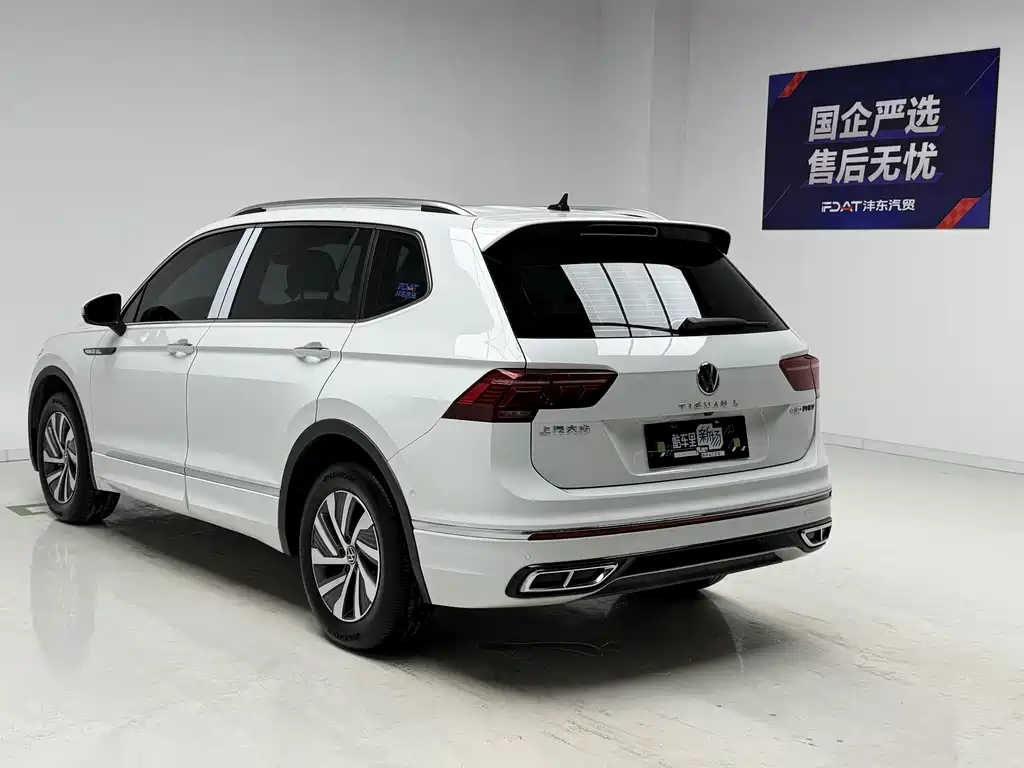 Volkswagen Tiguan L Plug-In Hybrid 2024 — фото 6