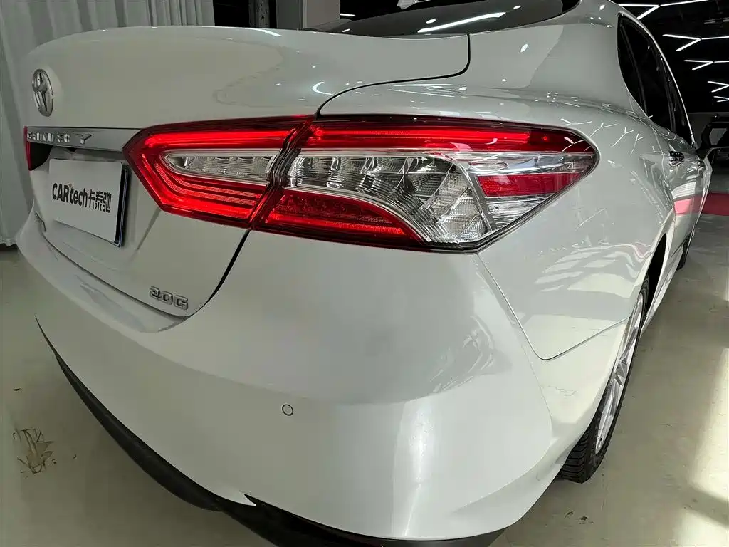 Toyota Camry 2021 — фото 9