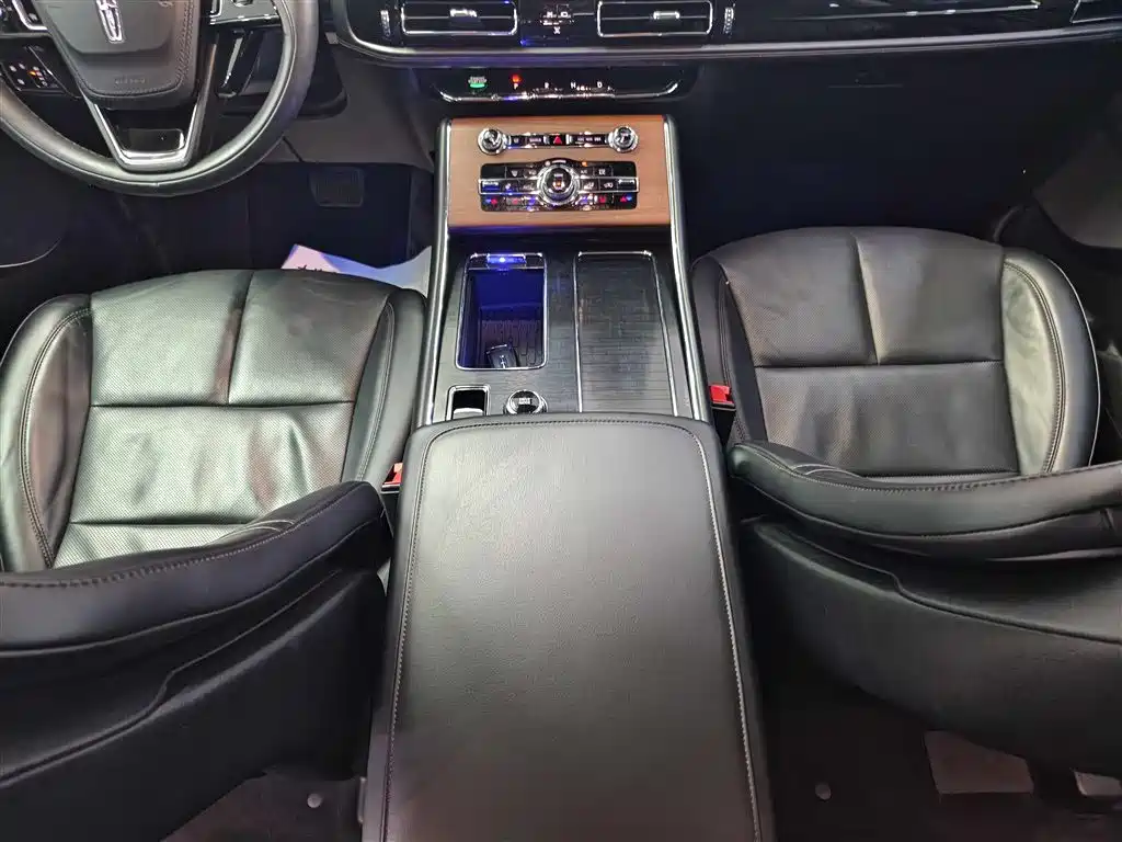 Lincoln Aviator 2020 — фото 15