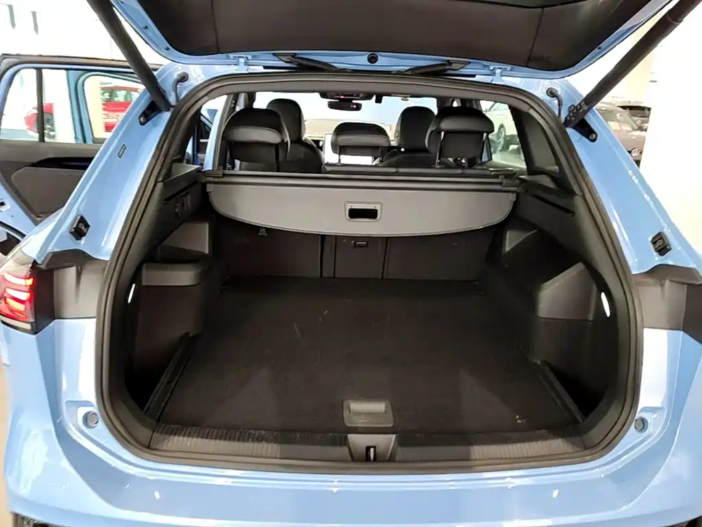 Volkswagen Tiguan L 2024 — фото 19