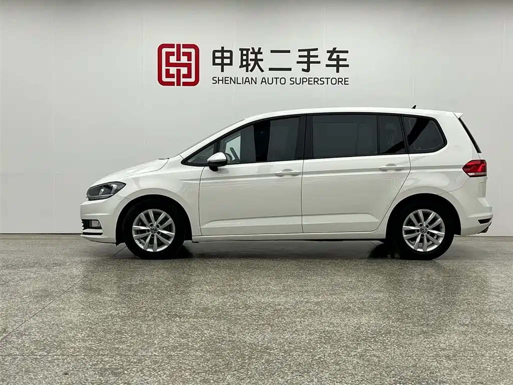 Volkswagen Touran 2021 — фото 10