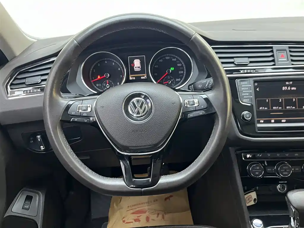Volkswagen Tiguan L 2017 — фото 11