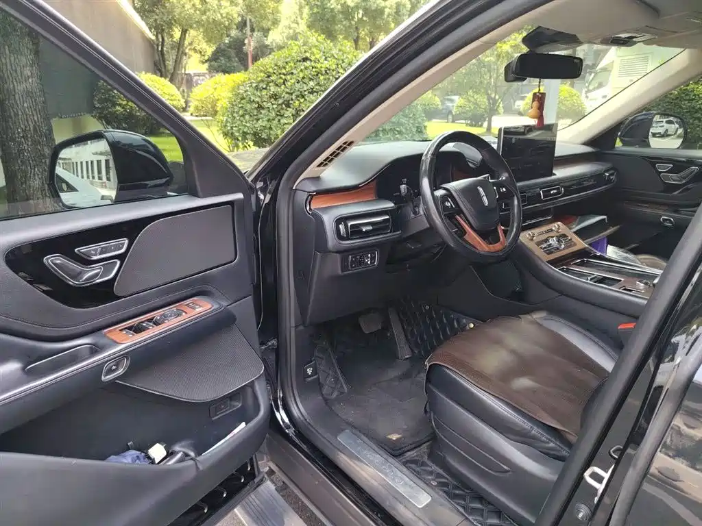 Lincoln Aviator 2022 — фото 17