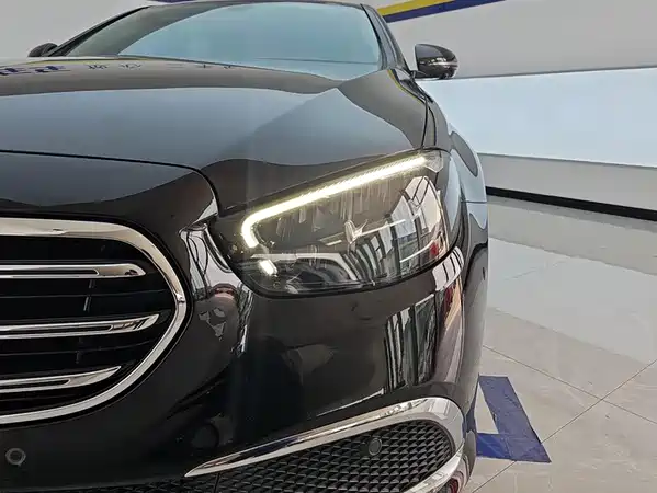 Mercedes-Benz E-Class 2022