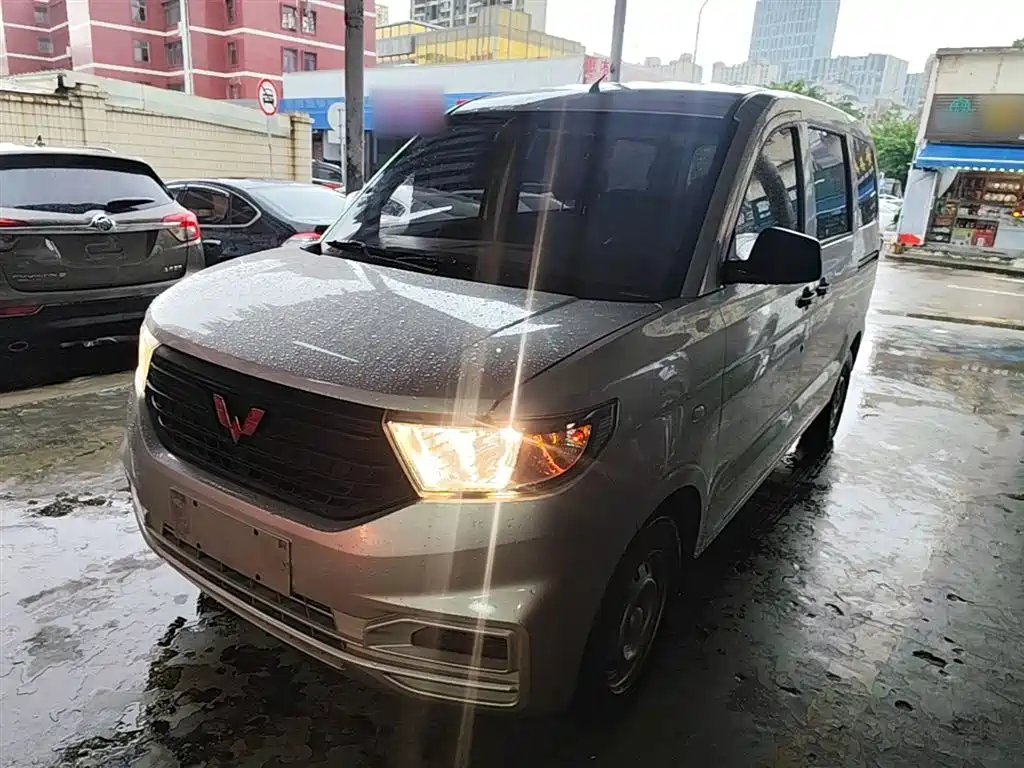 Wuling Hongguang V 2022 — фото 2