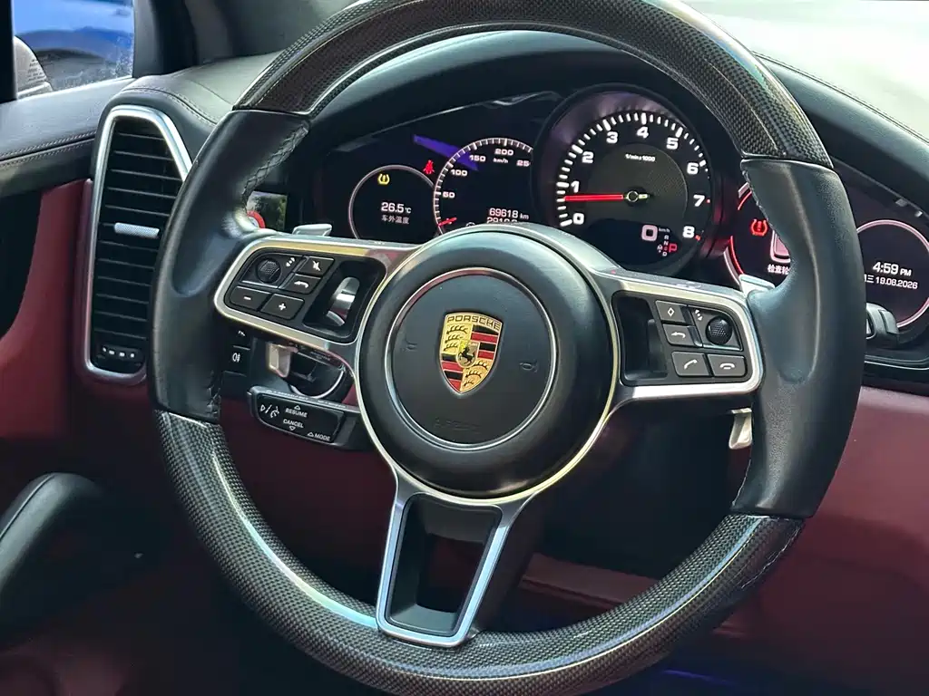 Porsche Cayenne 2019 — фото 19