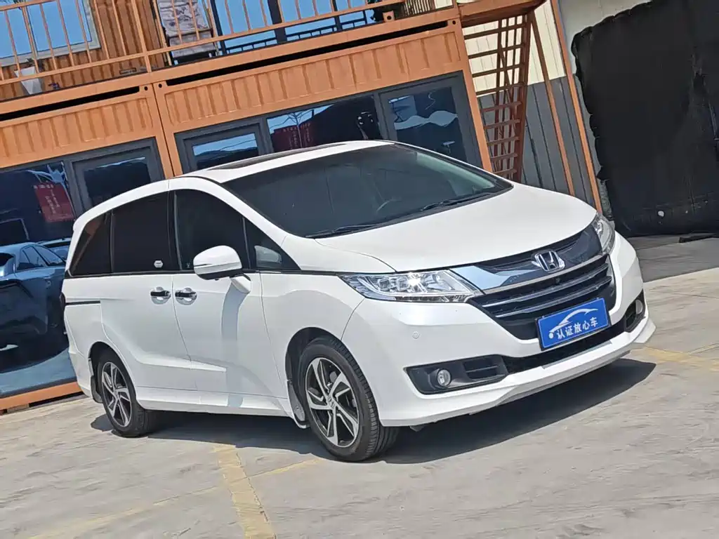 Honda Odyssey 2017 — фото 3