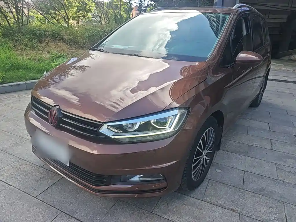Volkswagen Touran 2016 — фото 1