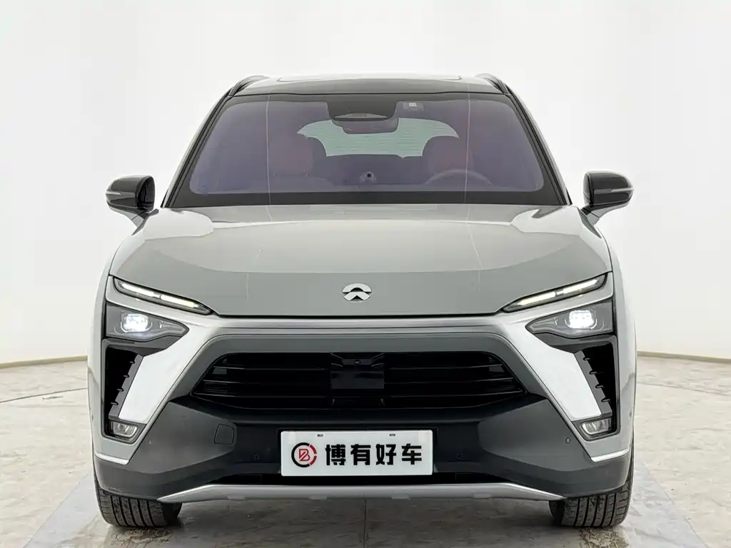 NIO ES8 2021