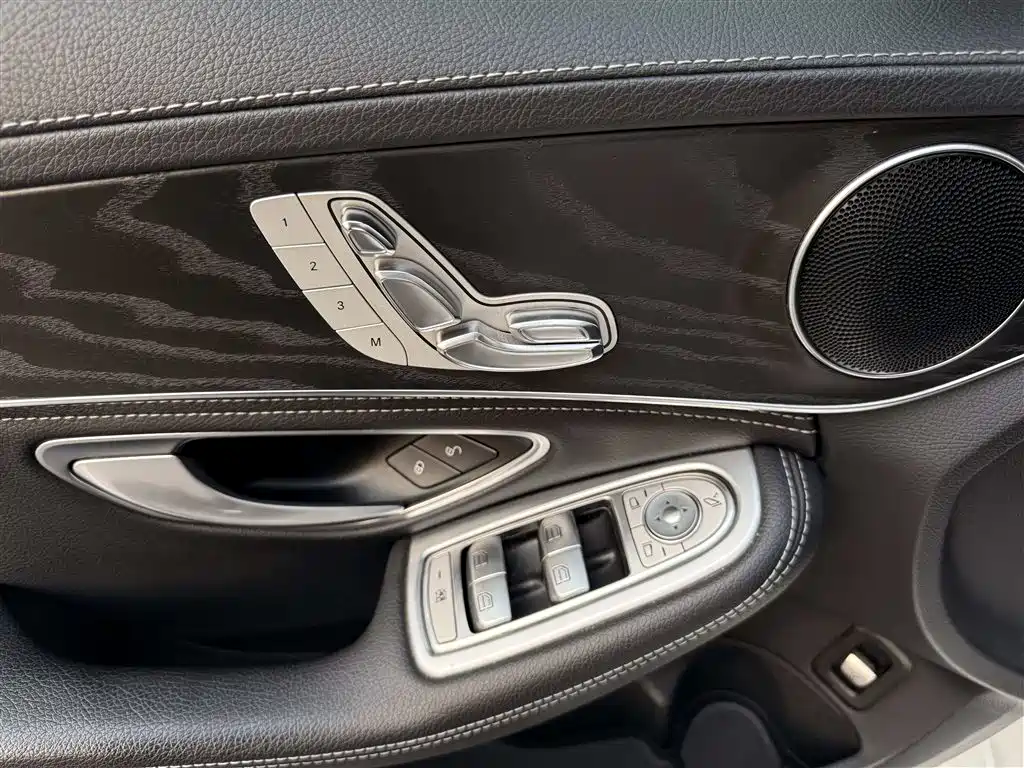 Mercedes-Benz C-Class 2018 — фото 10