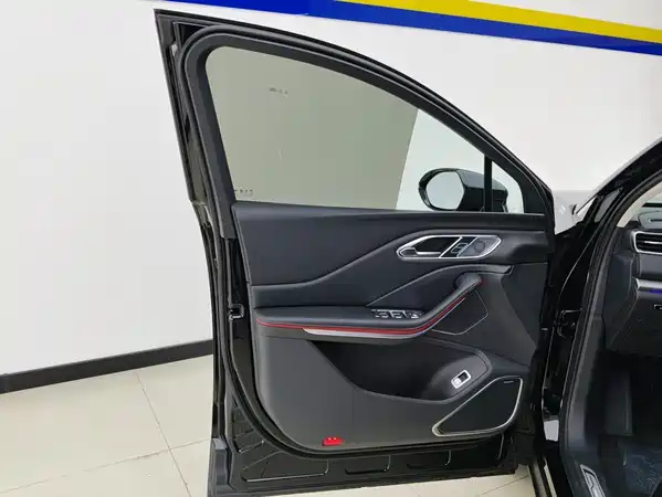 Hongqi HS7 PHEV 2025
