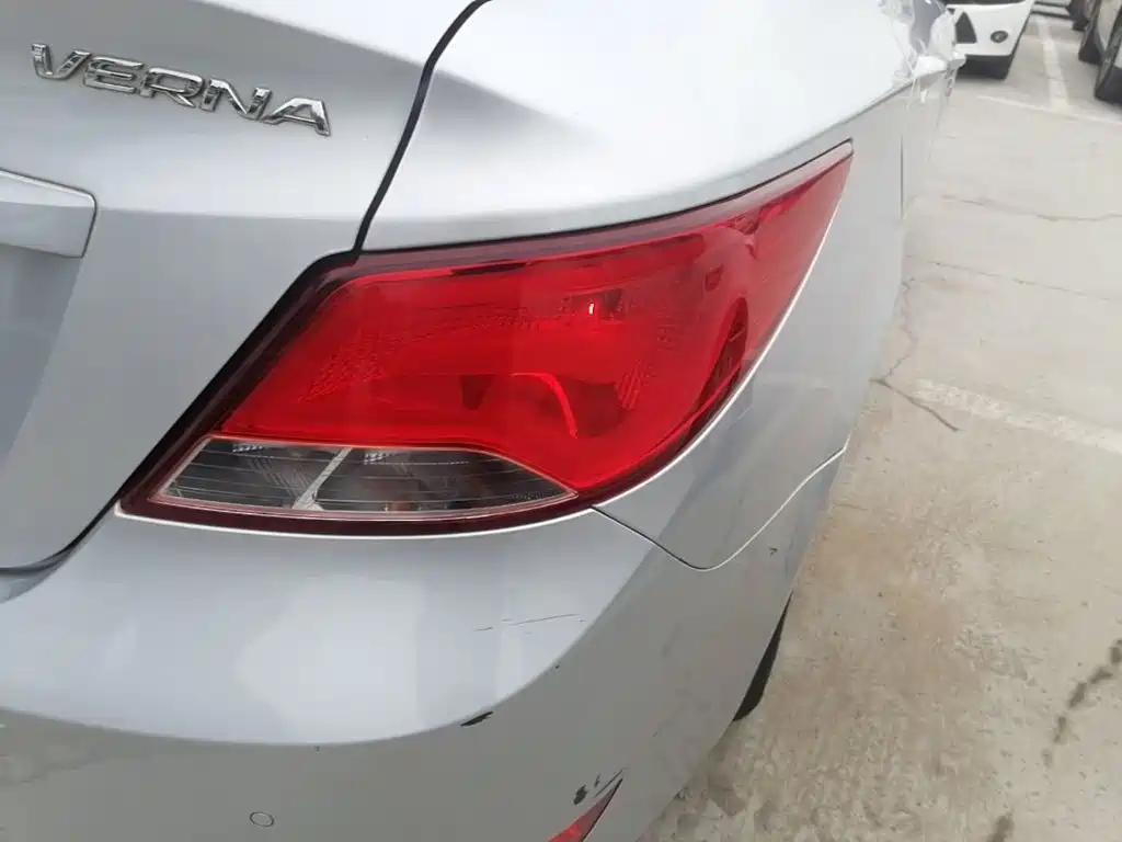 Hyundai Verna 2015 — фото 8