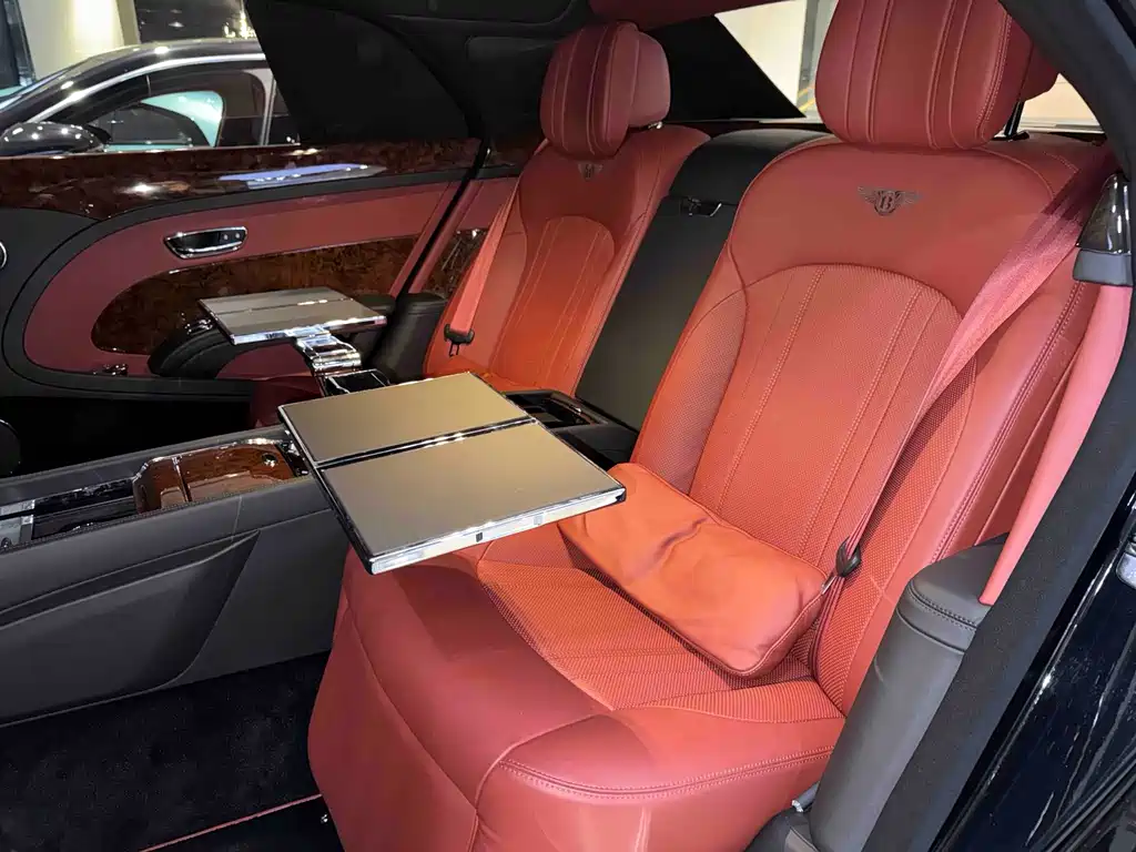 Bentley Mulsanne 2020 — фото 16