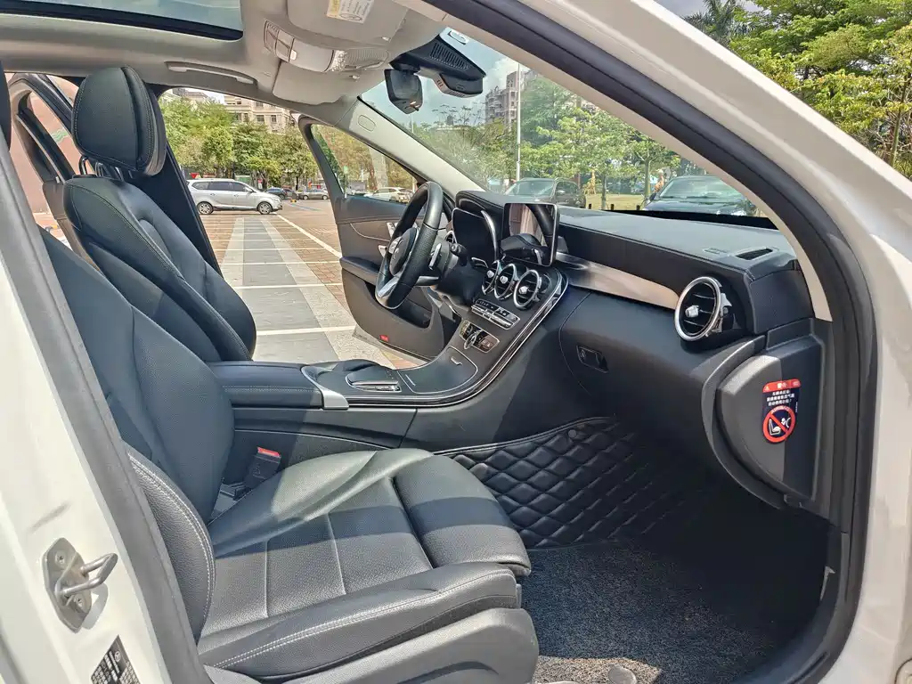 Mercedes-Benz C-Class 2022 — фото 16