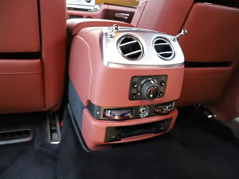 Rolls-Royce Ghost 2014 — фото 19