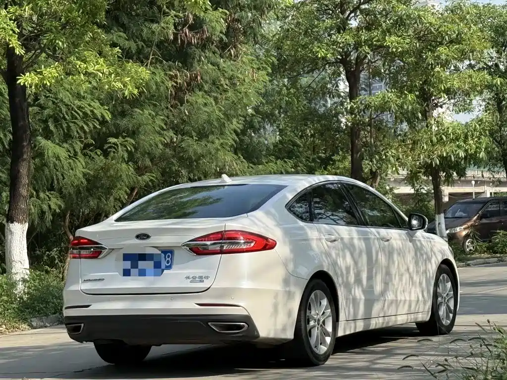 Ford Mondeo 2020 — фото 9