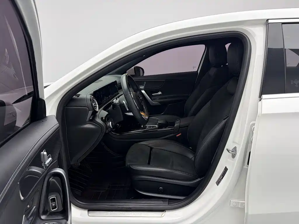 Mercedes-Benz A-Class 2020 — фото 12