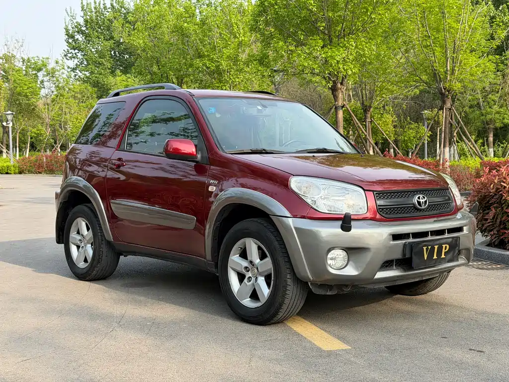 Toyota RAV4 2005 — фото 3
