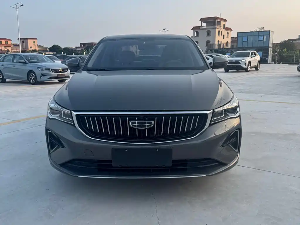 Geely Emgrand 2023