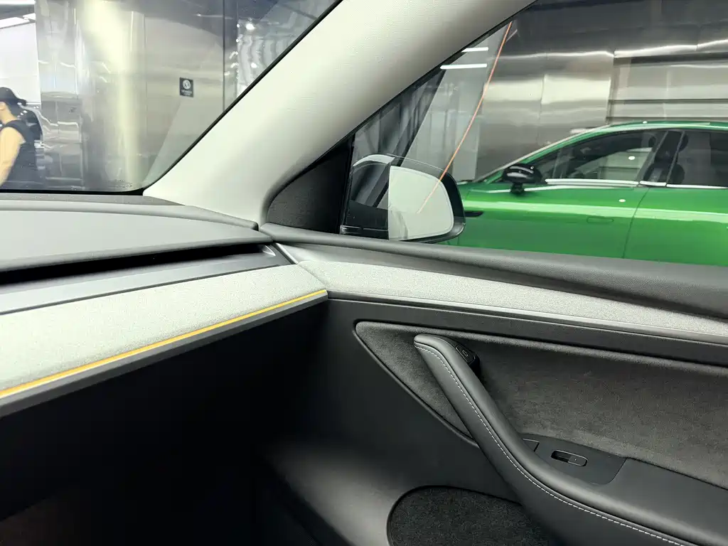 Tesla Model Y 2023 — фото 10