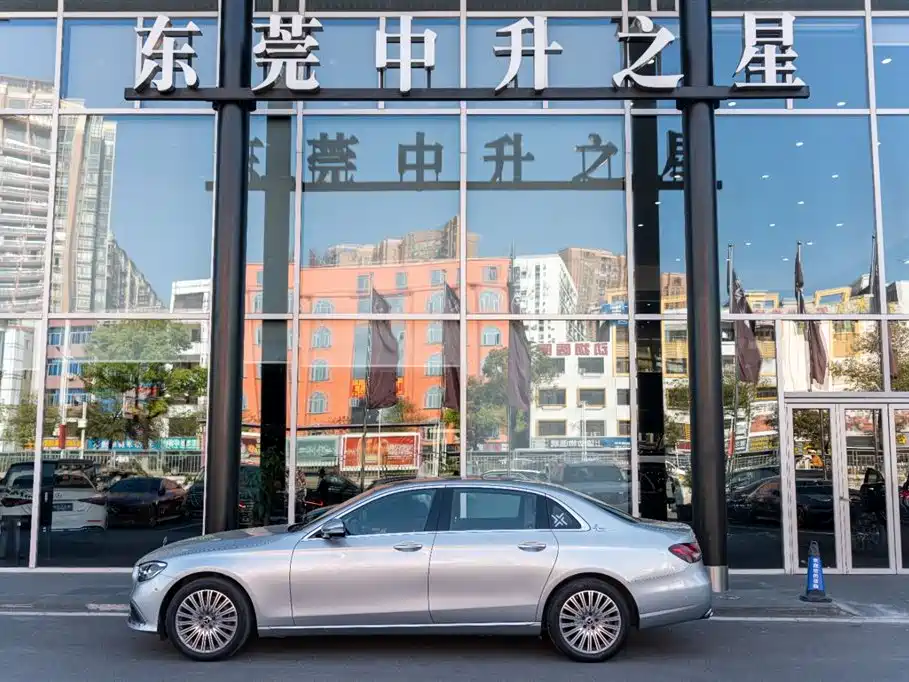 Mercedes-Benz E-Class 2023 — фото 3