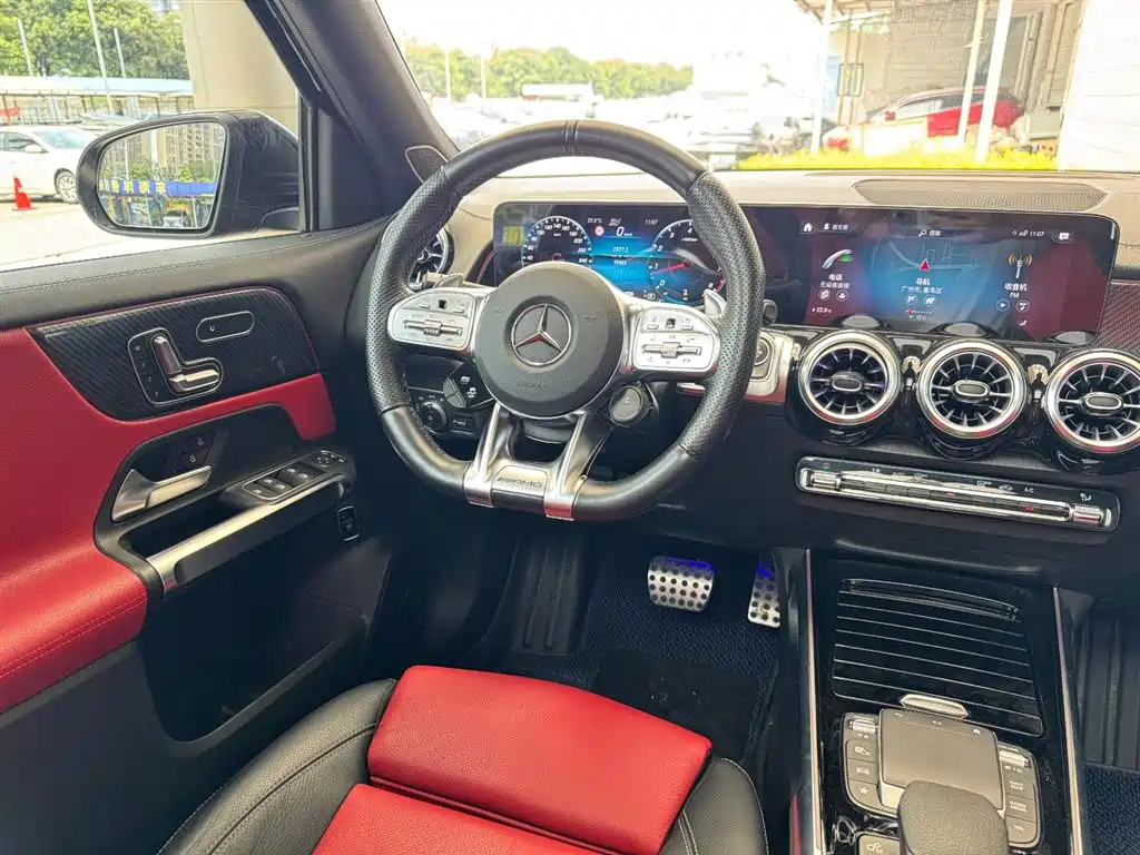 Mercedes-Benz GLB AMG 2022 — фото 9