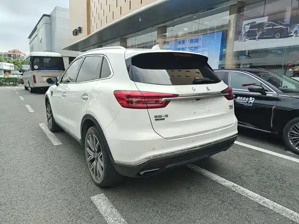 Hongqi HS5 2022