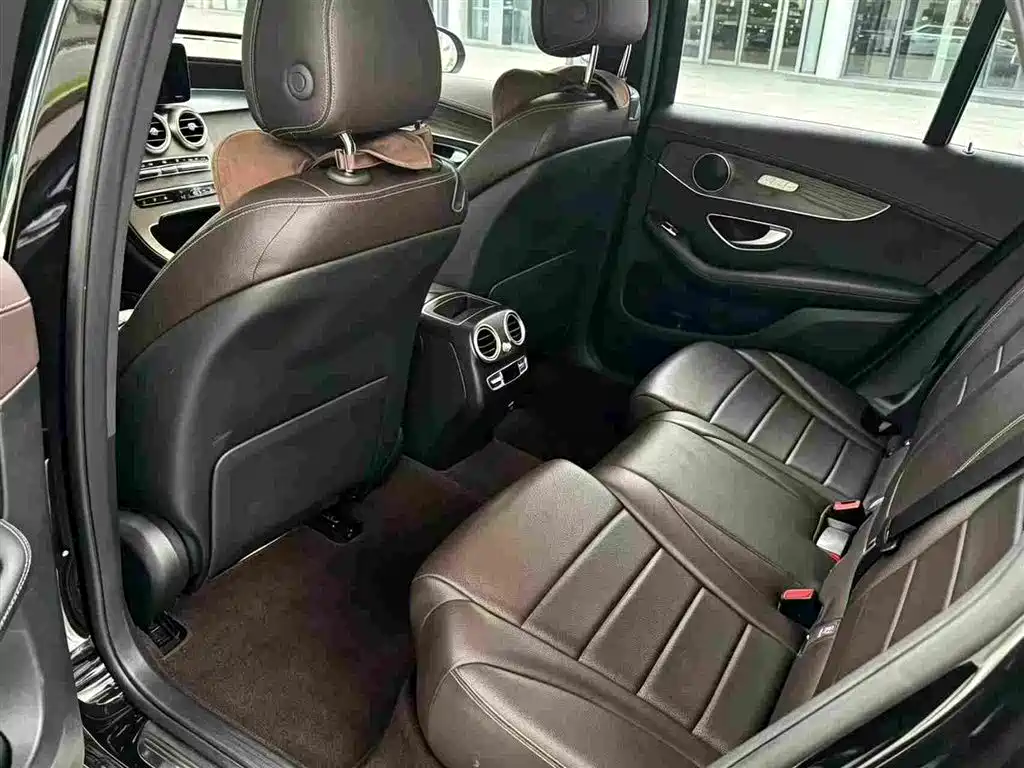 Mercedes-Benz GLC 2023