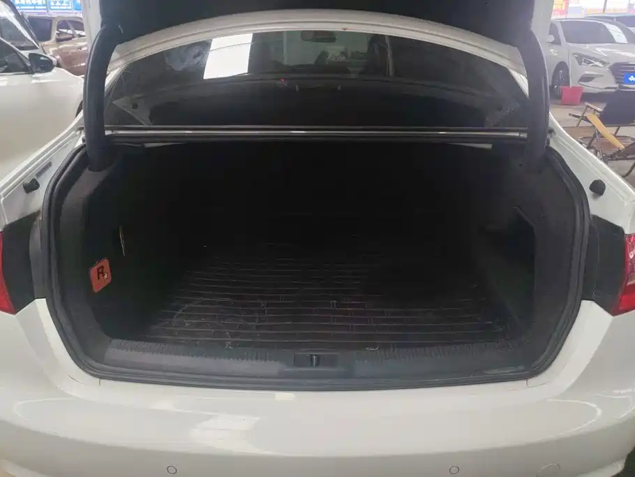 Audi A4L 2015