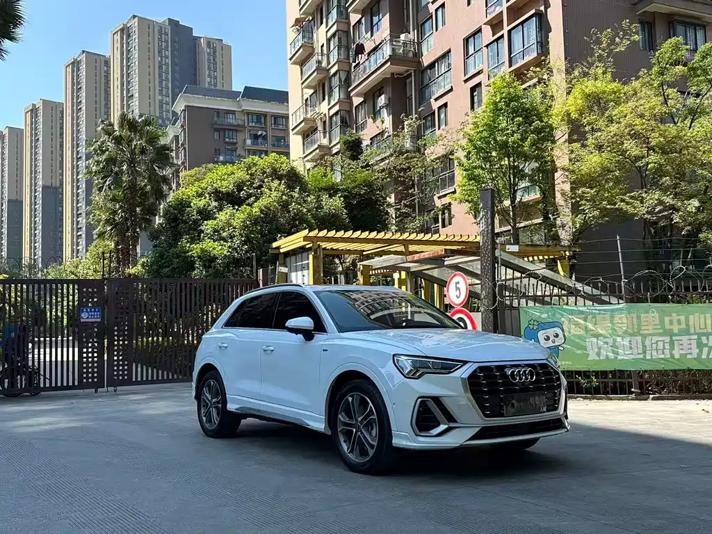 Audi Q3 2022 — фото 3
