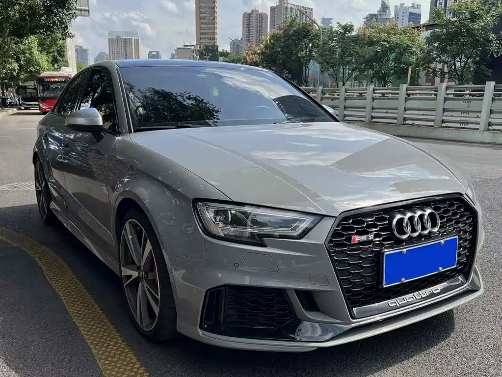 Audi RS 3 2018 — фото 2