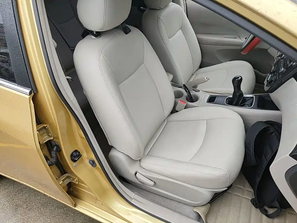 Nissan Tiida 2015 — фото 25
