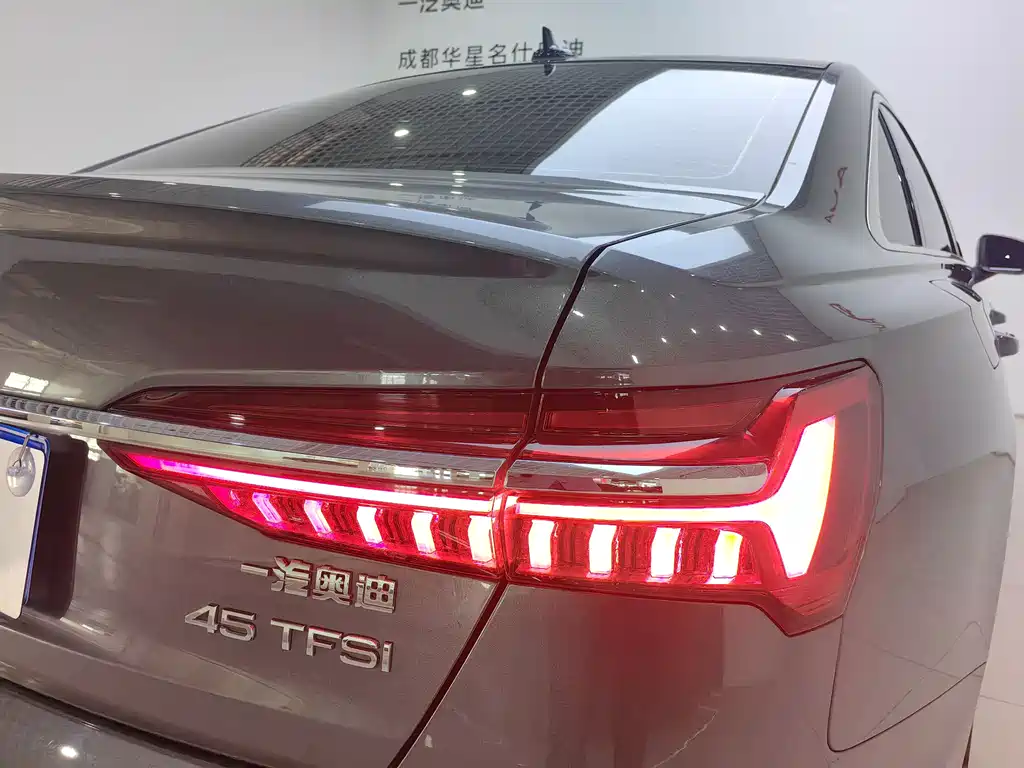 Audi A6L 2022 — фото 17