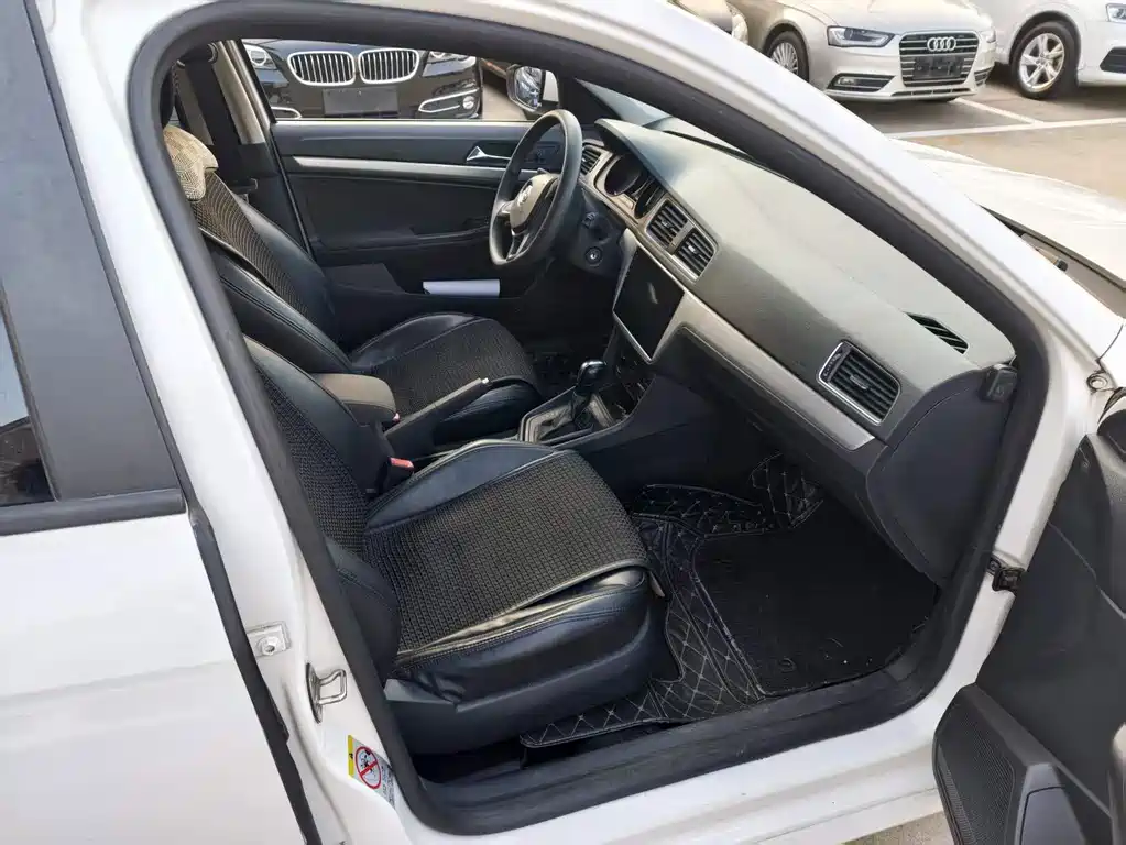 Volkswagen Gran Lavida 2017 — фото 12