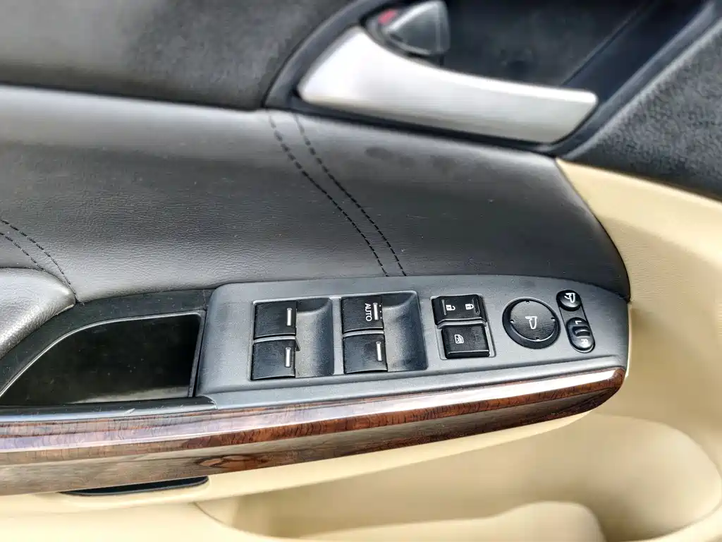 Honda Accord 2013 — фото 18