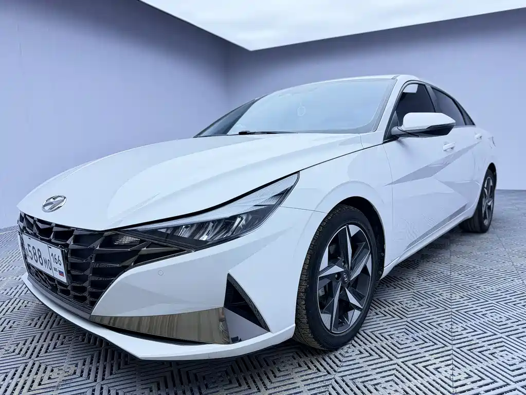 Hyundai Elantra 2023