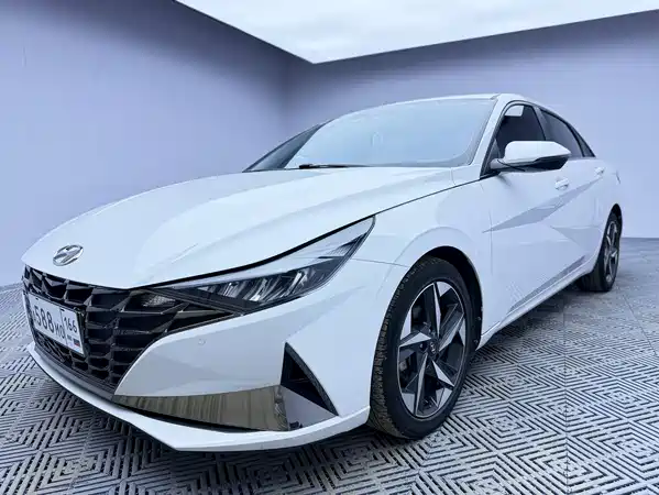 Hyundai Elantra 2023