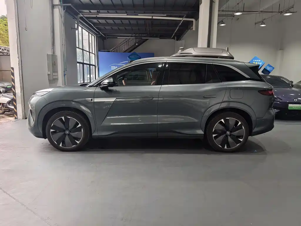 BYD Tang L 2025