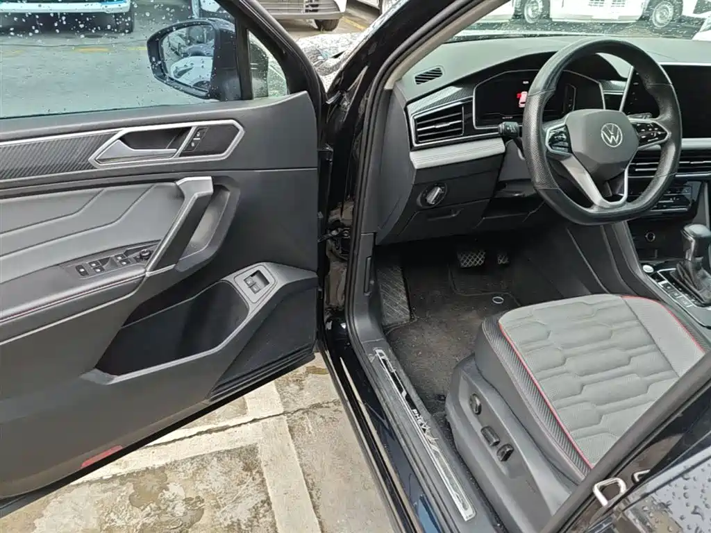 Volkswagen Tiguan L PHEV 2023 — фото 16